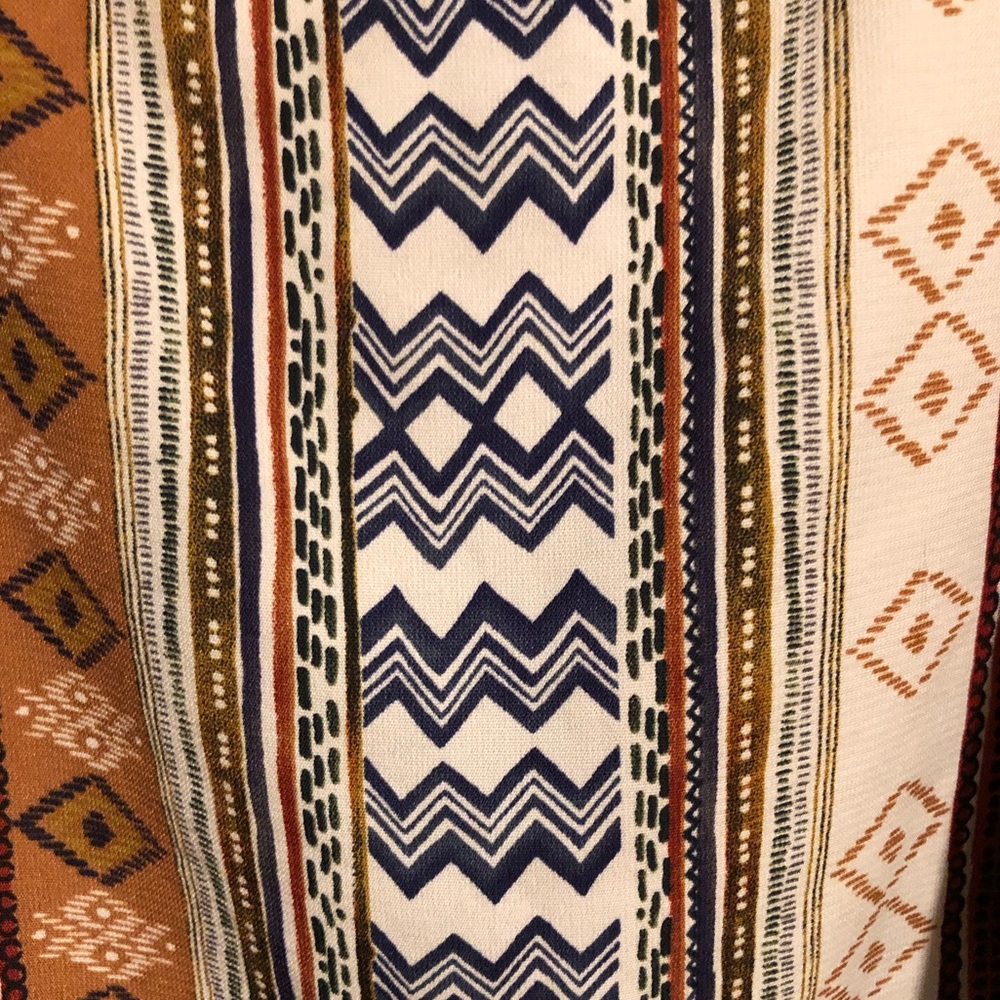 Cute Patterned Tank Top - Picture 3 of 4